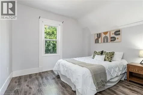 40 Woodland Avenue Kitchener ON N2M 3G7