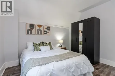 40 Woodland Avenue Kitchener ON N2M 3G7