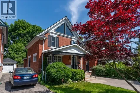 40 Woodland Avenue Kitchener ON N2M 3G7