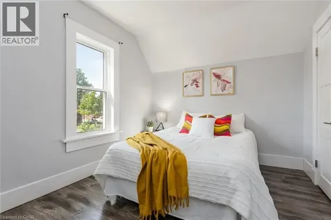 40 Woodland Avenue Kitchener ON N2M 3G7