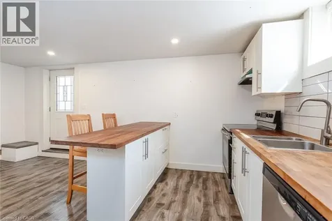 40 Woodland Avenue Kitchener ON N2M 3G7