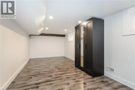 40 Woodland Avenue Kitchener ON N2M 3G7