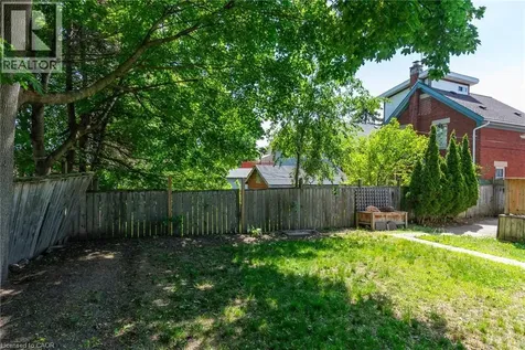 40 Woodland Avenue Kitchener ON N2M 3G7