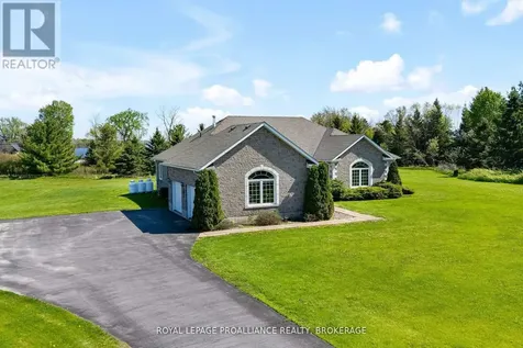 61 Conner Drive Gananoque ON K7G 2V4