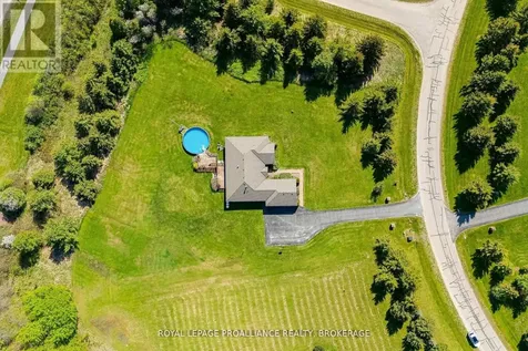 61 Conner Drive Gananoque ON K7G 2V4