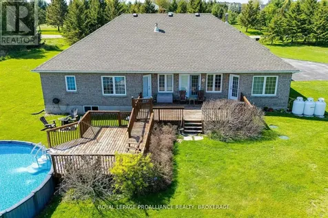 61 Conner Drive Gananoque ON K7G 2V4
