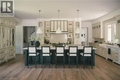 147 Beverly Court Ancaster ON L9G 1B9