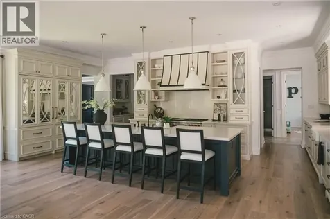 147 Beverly Court Ancaster ON L9G 1B9