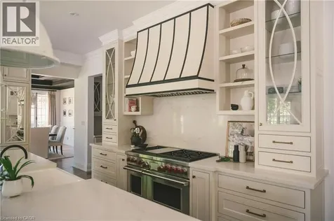 147 Beverly Court Ancaster ON L9G 1B9