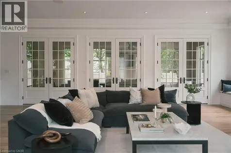 147 Beverly Court Ancaster ON L9G 1B9