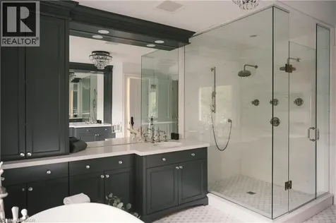147 Beverly Court Ancaster ON L9G 1B9