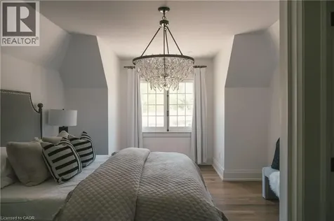 147 Beverly Court Ancaster ON L9G 1B9
