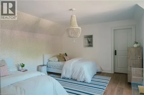 147 Beverly Court Ancaster ON L9G 1B9