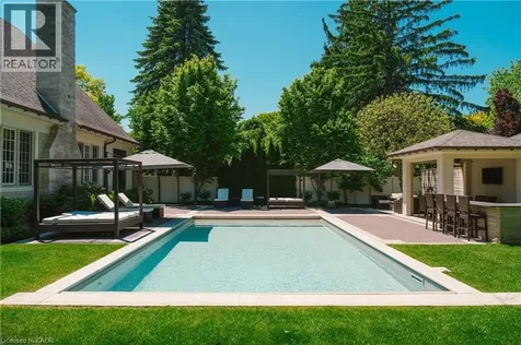 147 Beverly Court Ancaster ON L9G 1B9