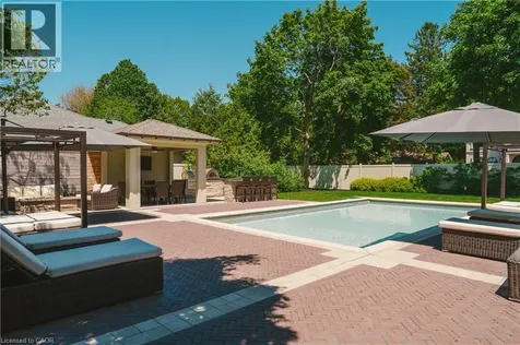 147 Beverly Court Ancaster ON L9G 1B9