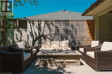 147 Beverly Court Ancaster ON L9G 1B9
