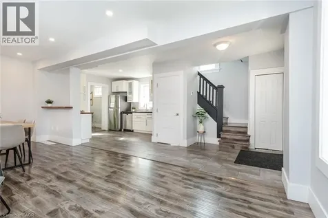 40 Woodland Avenue Kitchener ON N2M 3G7