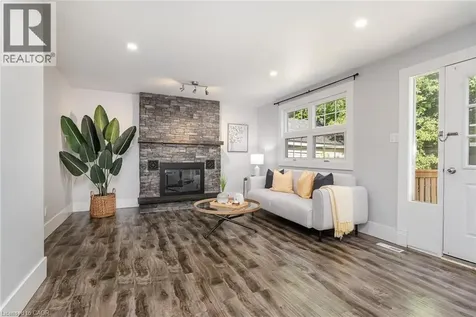 40 Woodland Avenue Kitchener ON N2M 3G7