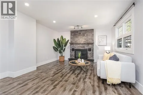 40 Woodland Avenue Kitchener ON N2M 3G7