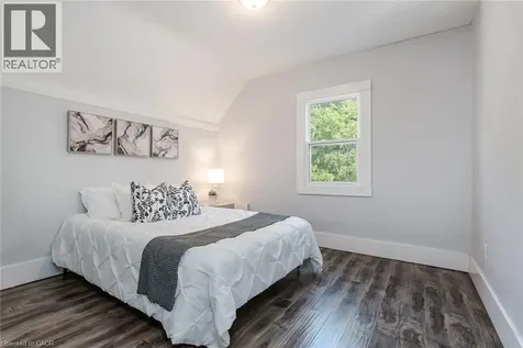 40 Woodland Avenue Kitchener ON N2M 3G7
