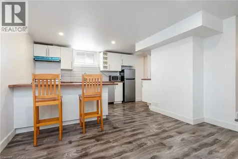 40 Woodland Avenue Kitchener ON N2M 3G7