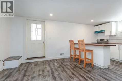 40 Woodland Avenue Kitchener ON N2M 3G7