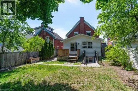 40 Woodland Avenue Kitchener ON N2M 3G7