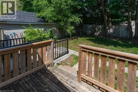 40 Woodland Avenue Kitchener ON N2M 3G7