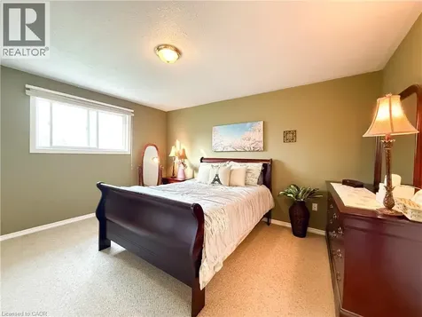 33 Lingwood Drive Waterford ON N0E 1Y0