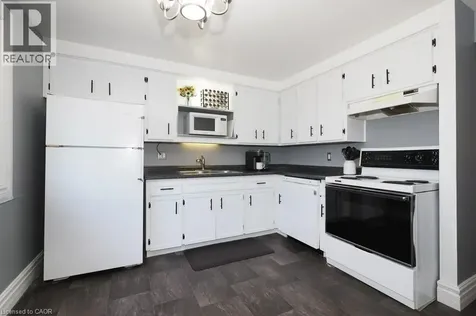 279 Sandowne Drive Waterloo ON N2K 2C1