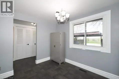279 Sandowne Drive Waterloo ON N2K 2C1