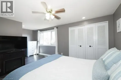 279 Sandowne Drive Waterloo ON N2K 2C1