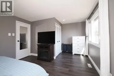 279 Sandowne Drive Waterloo ON N2K 2C1