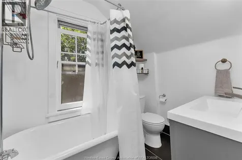 1353 Moy Avenue Windsor ON N8X 4S5