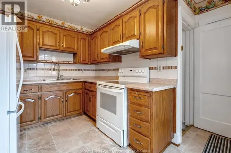 2279 Lillian Avenue Windsor ON N8X 4B1