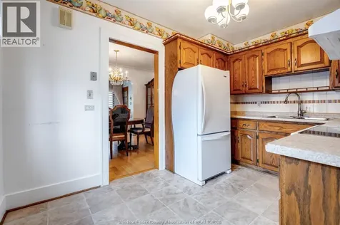 2279 Lillian Avenue Windsor ON N8X 4B1