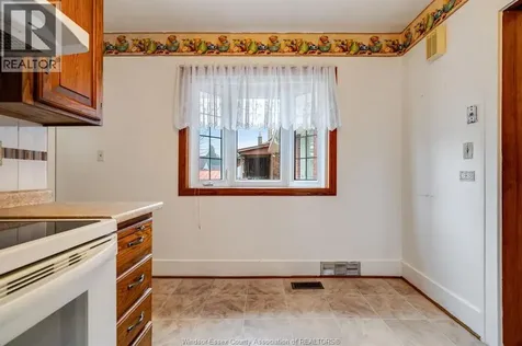 2279 Lillian Avenue Windsor ON N8X 4B1