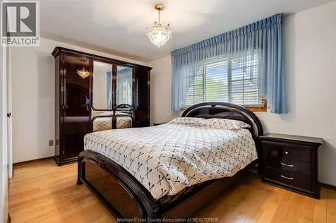 2279 Lillian Avenue Windsor ON N8X 4B1