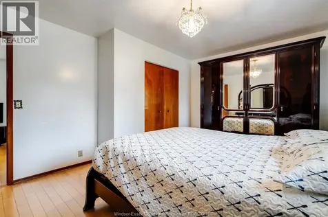 2279 Lillian Avenue Windsor ON N8X 4B1