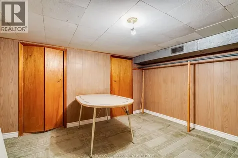 2279 Lillian Avenue Windsor ON N8X 4B1