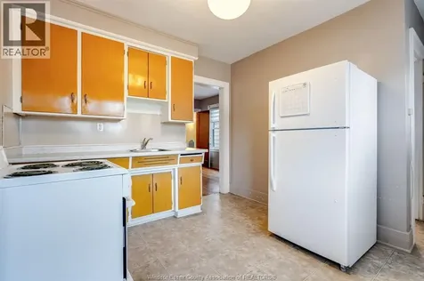 2279 Lillian Avenue Windsor ON N8X 4B1