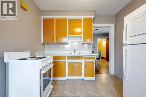 2279 Lillian Avenue Windsor ON N8X 4B1