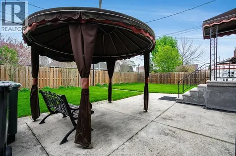 2279 Lillian Avenue Windsor ON N8X 4B1
