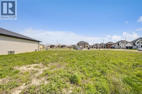 3662 Farrow Avenue Windsor ON N9E 0B3