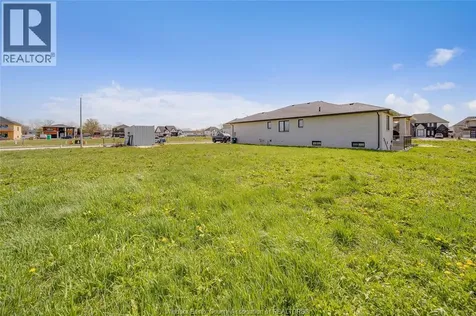 3662 Farrow Avenue Windsor ON N9E 0B3