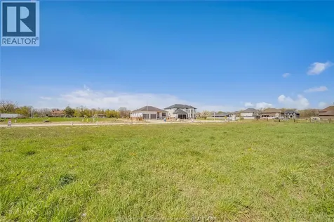 3662 Farrow Avenue Windsor ON N9E 0B3