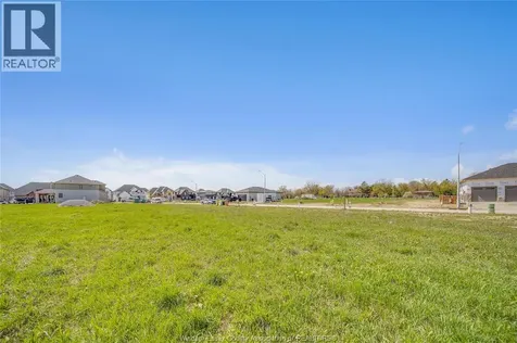3662 Farrow Avenue Windsor ON N9E 0B3