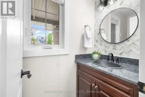 16 Forest Creek Drive Ottawa ON K2S 1L6