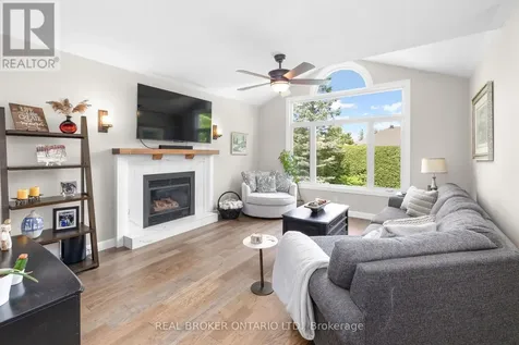 16 Forest Creek Drive Ottawa ON K2S 1L6