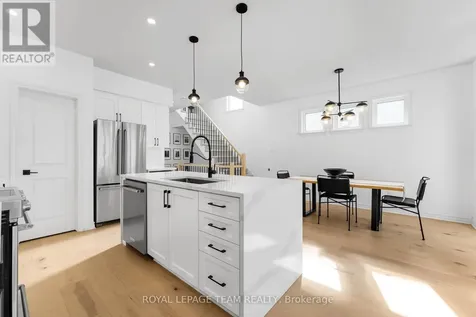 808 Chipping Circle Ottawa ON K4M 0E7